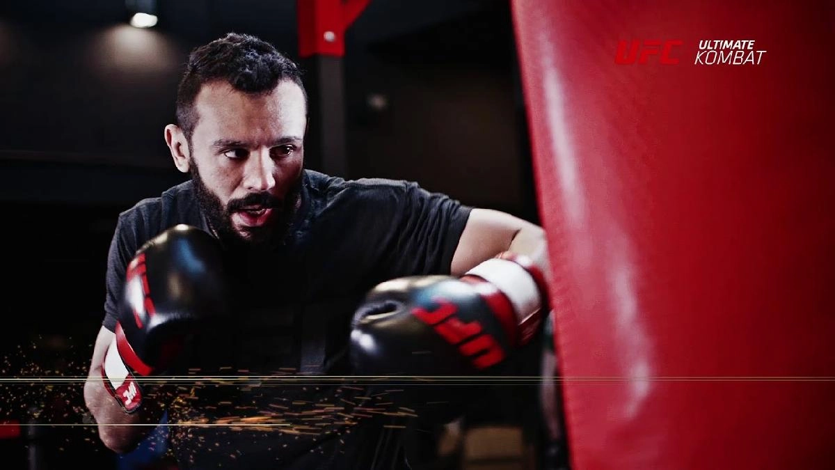 UFC Боксерский мешок 45 кг с наполнителем (Черный)